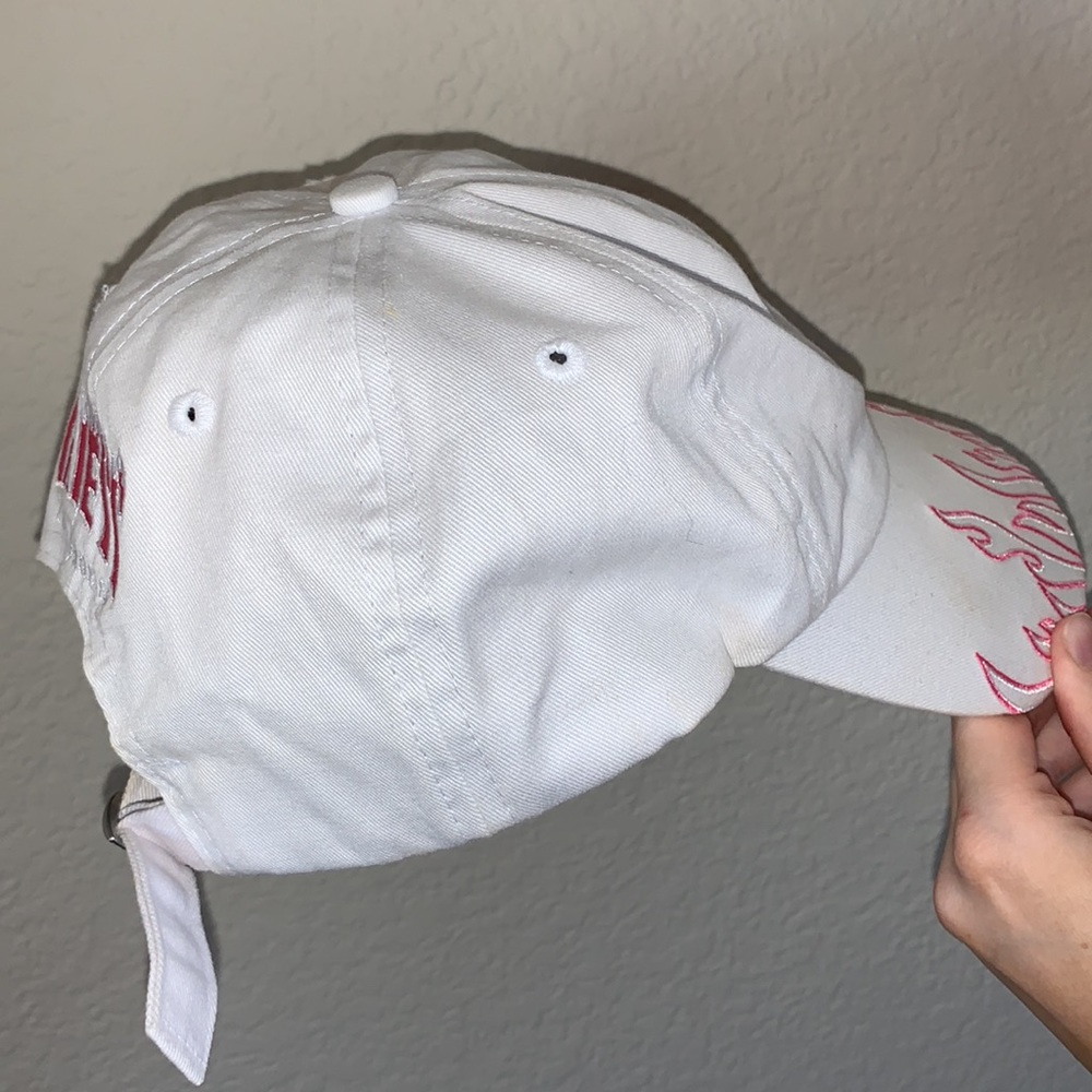 GUESS hat - Picture 7 of 7